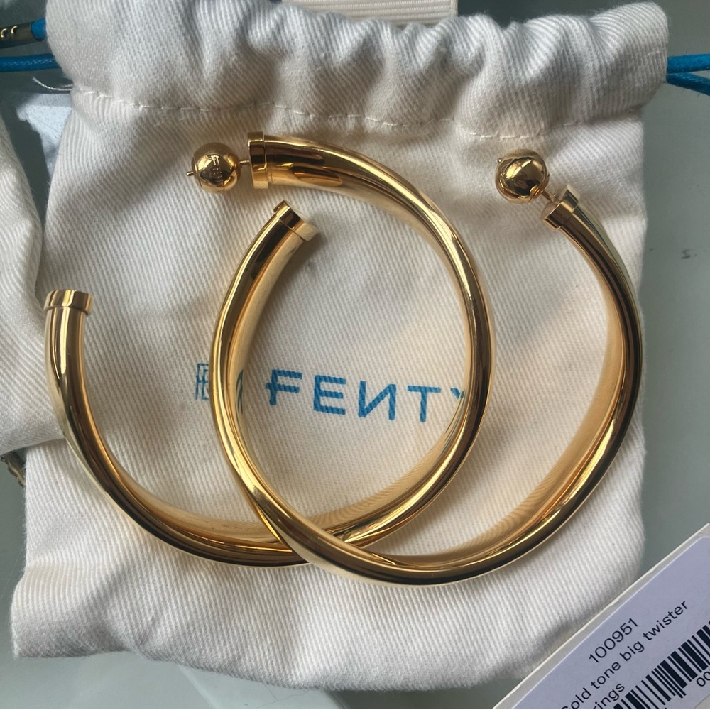 Rare Fenty Luxury Fashion Jewelry, Gold Tone Twist Hoops and Bracelet Set - Picture 7 of 10